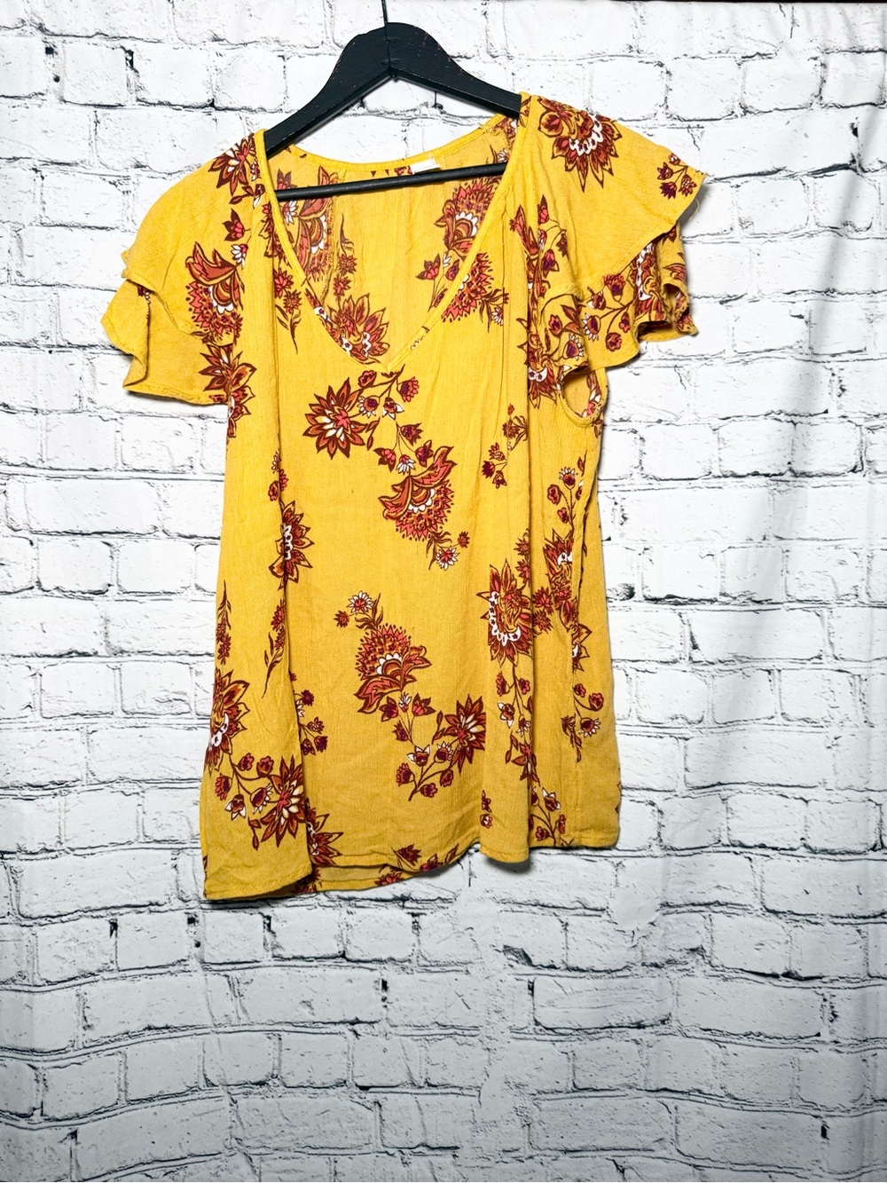 Old Navy yellow top. Size L